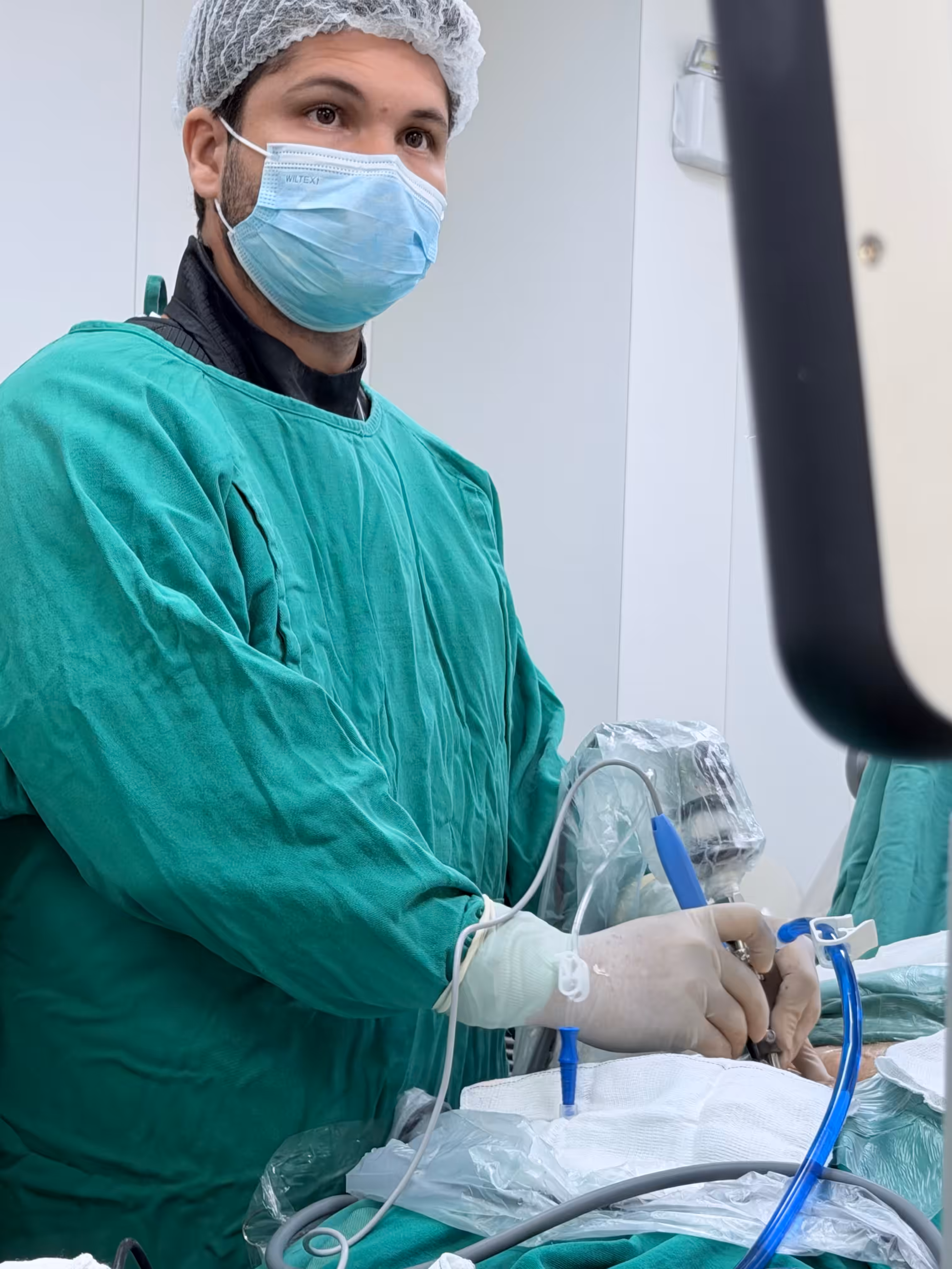 O que é e quais são as vantagens da cirurgia endoscópica biportal da coluna (UBE)