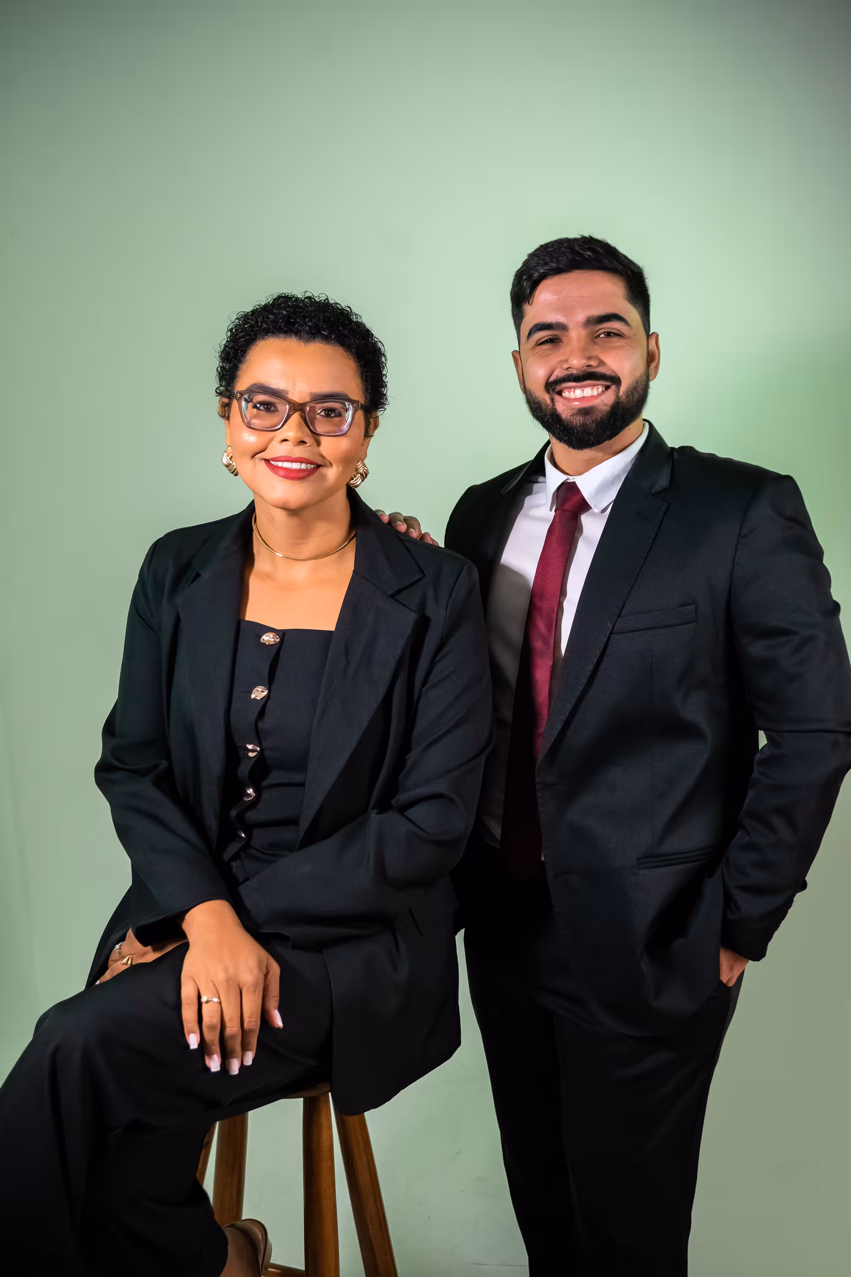 Dra. Sybelle Gomes e Dr. Diego Simão, advogados do escritório Gomes e Simão